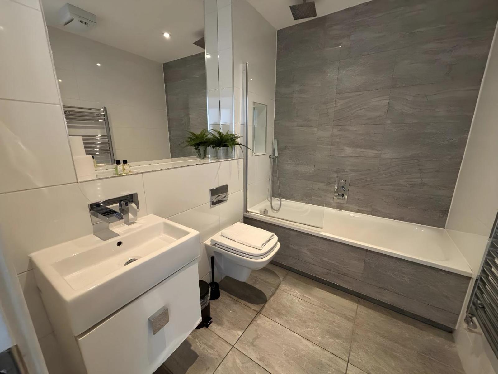 לונדון City Aldgate Apartments מראה חיצוני תמונה
